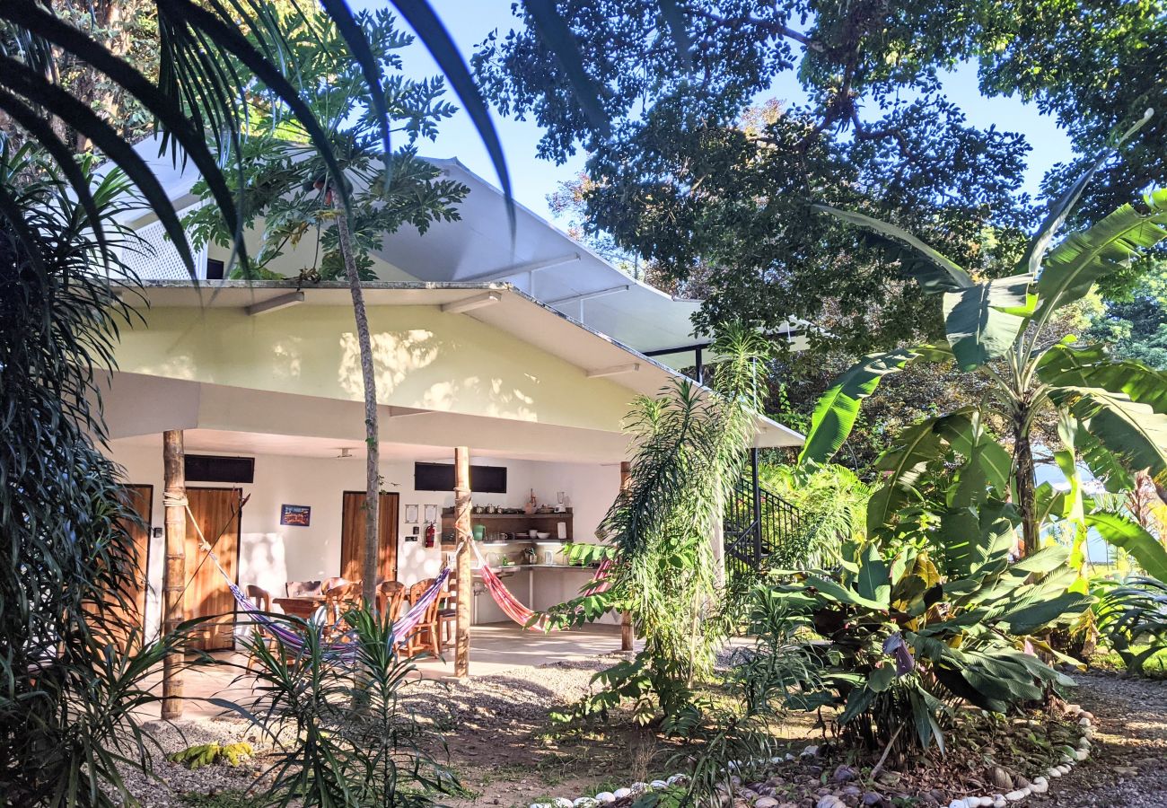 Villa en Puerto Viejo - Villa con Piscina cerca de la Playa, para 8 personas