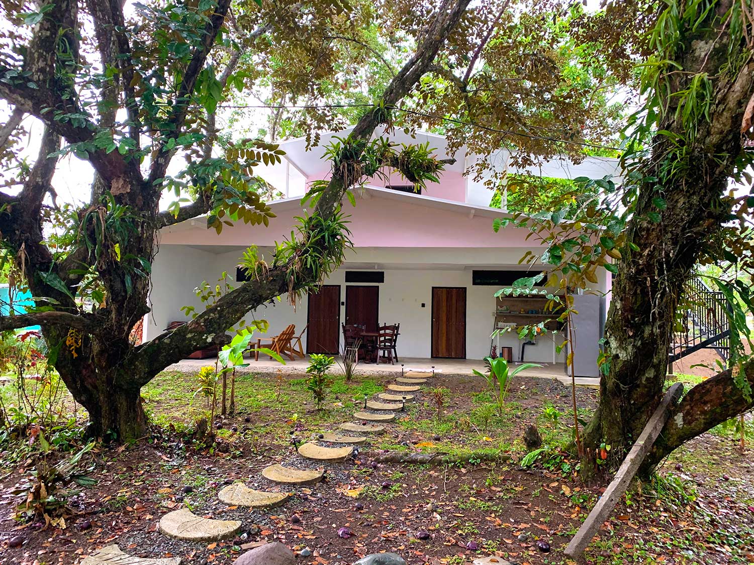 entrance-to-casa-rosa