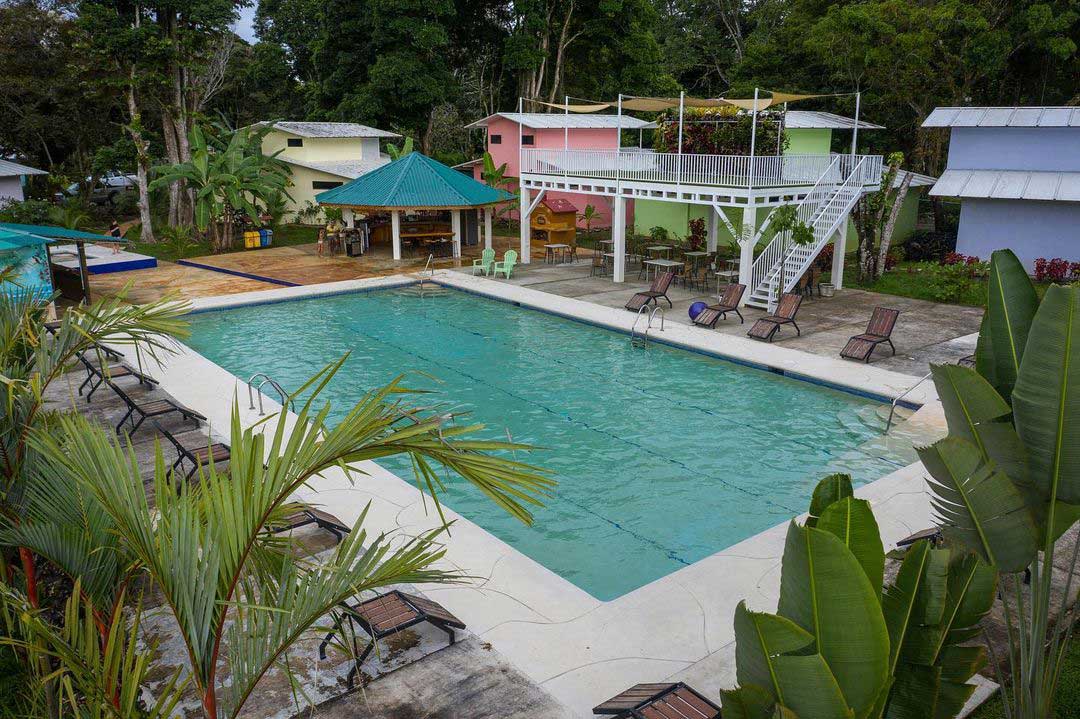 puerto viejo club pool