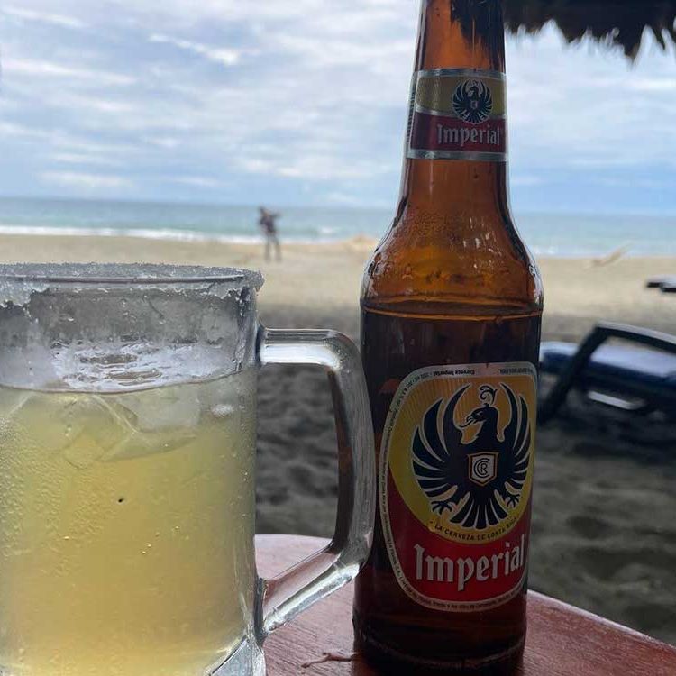 tiempo de cerveza en la playa